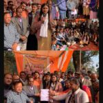 सड़क की बदहाली से गुस्साए ग्रामीणों का धरना मुख्यमंत्री को भेजा ज्ञापन