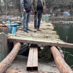 सातताल झील की टूटी पुल: पर्यटकों की सुरक्षा खतरे में