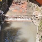 श्री माँ नयना देवी मंदिर के सपीप नाले में सीवर बहने से वातावरण प्रदूषित