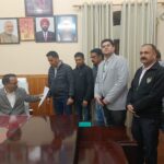 गैस वितरण के दौरान केएमवीएन कर्मियों से अभद्रता को लेकर