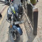 तल्लीताल बाजार गेट में नियमों का उल्लंघन कर व्यापारी ने किया वाहन खड़ा