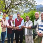 उत्तराखंड क्रांति दल का परचम लहराने के लिए दल के कार्यकर्ता ने