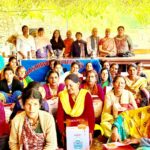 आर्शीवाद क्लब ने किया सामाजिक दायित्वों का निर्वाह करते हुए ग्रामीणों को बांटे कपड़े और स्कूली सामग्री