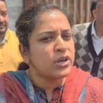 स्पॉट पर सिलिंडर के लिए छीना झपटी, सिलिंडर भरे वाहन को रोकने पर फूटा गुस्सा