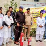 जिला अस्पताल में दमकल विभाग ने दी अग्नि सुरक्षा की जानकारी