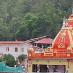 पुलिस द्वारा सख्त यातायात व्यवस्था होने के चलते कैंची धाम स्थापना दिवस पर भक्तों की संख्या कम हुई