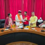 क्षेत्र पंचायत सदस्य मुकेश महरा ने मंगोली-भेवा मोटर मार्ग के निर्माण कार्य करने को लेकर