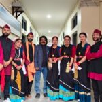 नई दिशाएं समिति के कलाकारों ने