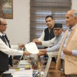 यूकेडी के शिष्ठ मंडल ने राज्यपाल के प्रधान सचिव रविनाथ रमन के माध्यम से दिया