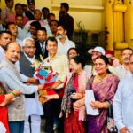 ब्लाक प्रमुख डाक्टर बिष्ट  ने सौंपा पंचायती राज मंत्री मदन कौशिक को छ: सूत्रीय ज्ञापन