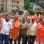 कांग्रेसियों द्वारा एसएसपी कार्यालय मे अभद्र व्यवहार के विरोध में
