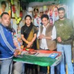 कांग्रेस कार्यालय तल्लीताल मे राष्ट्रपिता महात्मा गांधी व पूर्व प्रधानमंत्री लाल बहादुर शास्त्री की जयंती पर